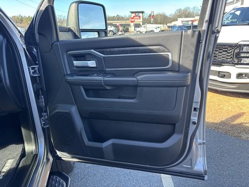 Used 2024 RAM 2500 Big Horn w/ Night Edition image 27