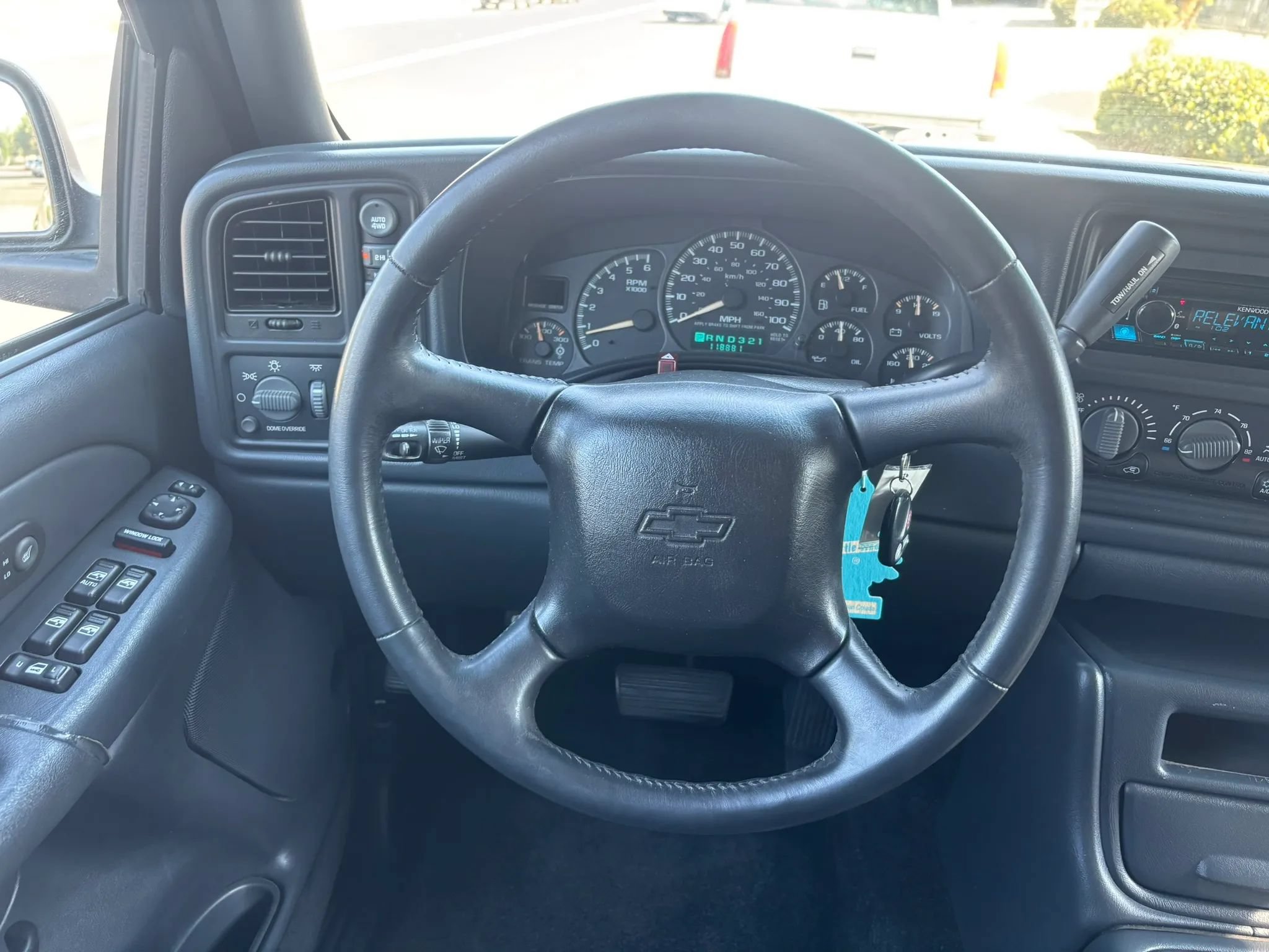 Used 2002 Chevrolet Avalanche 2500 w/ Convenience Pkg AWD/4WD image 21