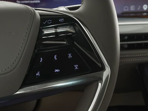 Used 2026 Cadillac Escalade Platinum Sport w/ LPO, Floor Liner Package AWD/4WD image 23