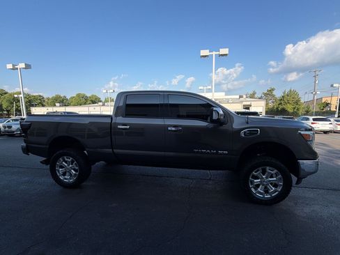 Used 2016 Nissan Titan SL RWD image 8