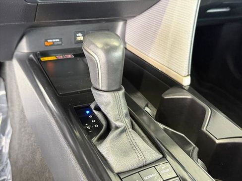 Certified 2025 Toyota Camry SE FWD image 29