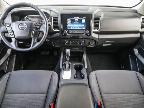 Used 2024 Nissan Frontier SV image 11