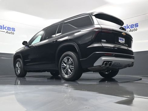Used 2024 Chevrolet Traverse LT image 43