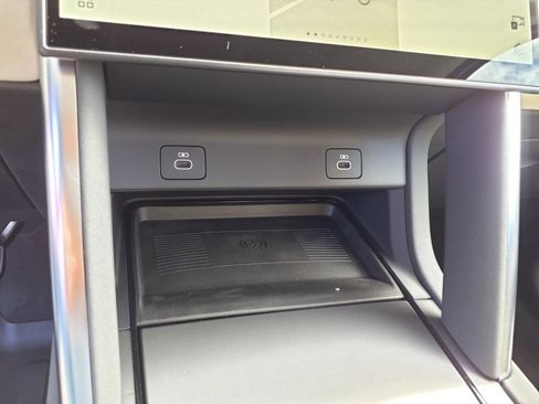 Used 2025 Land Rover Discovery Sport S image 19