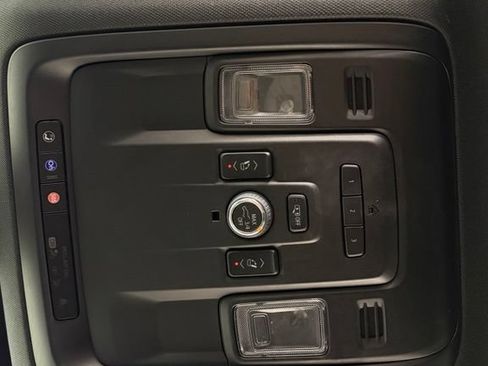 Used 2022 GMC Yukon AT4 AWD/4WD image 27