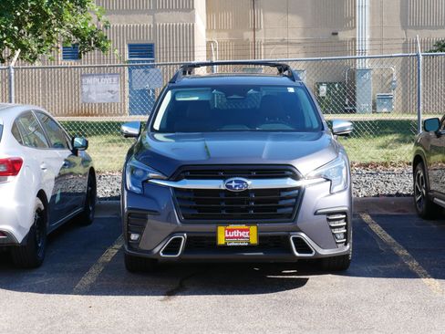 Used 2023 Subaru Ascent Touring AWD/4WD image 2
