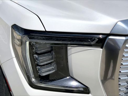 Certified 2021 GMC Yukon XL Denali RWD image 27