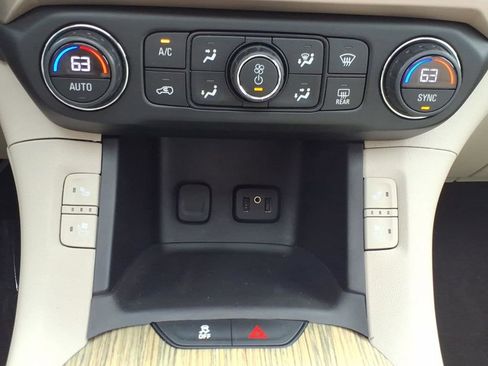 Used 2019 GMC Acadia Denali w/ Technology Package AWD/4WD image 19