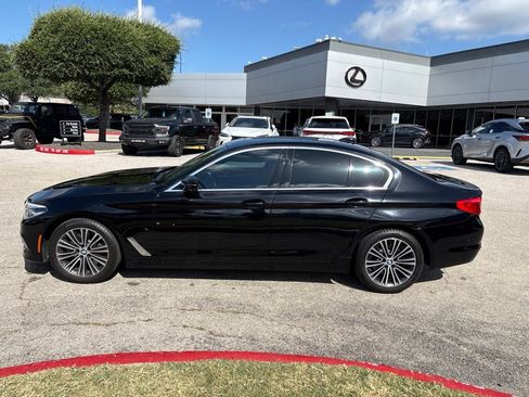 Used 2020 BMW 530i w/ Premium Package RWD image 2