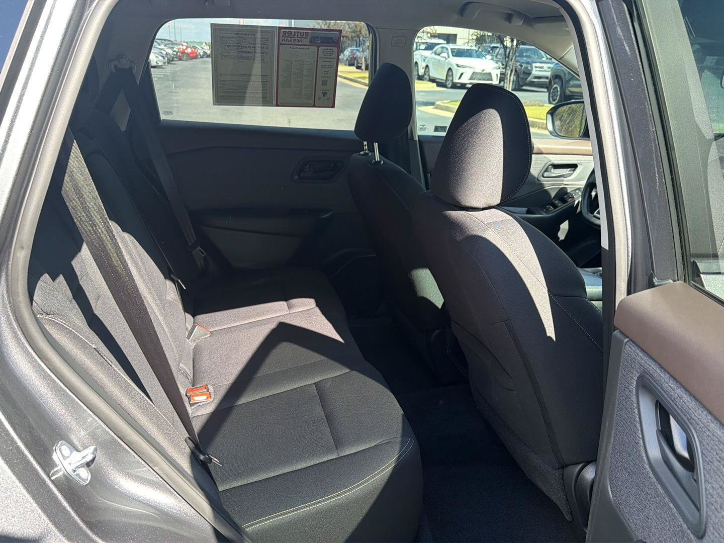 Used 2023 Nissan Rogue S AWD/4WD image 11