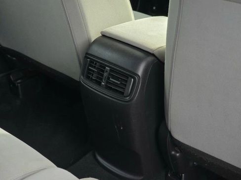 Used 2017 Honda CR-V LX image 32