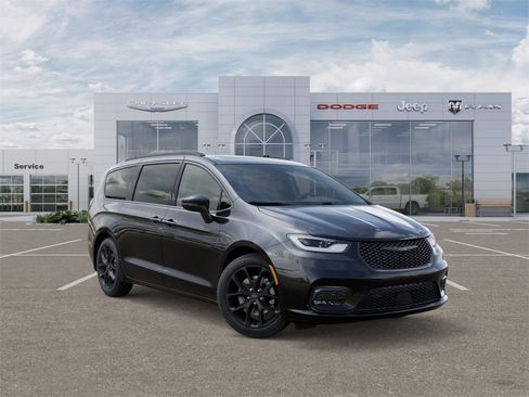 New 2026 Chrysler Pacifica Limited w/ S Appearance Package image 5
