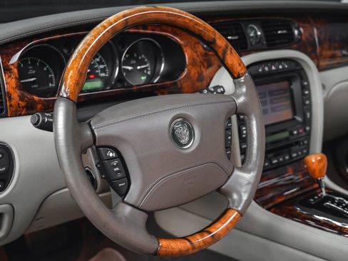 Used 2006 Jaguar XJ Vanden Plas RWD image 36