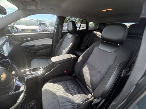 Used 2025 Chevrolet Trax LT w/ LT Convenience Package FWD image 28