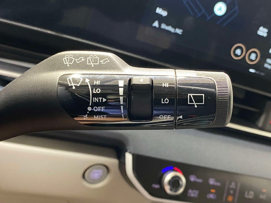 New 2026 Kia Carnival EX FWD image 24