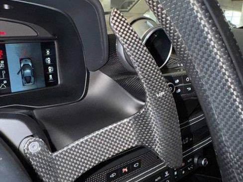 Used 2021 Ferrari F8 Tributo RWD image 21