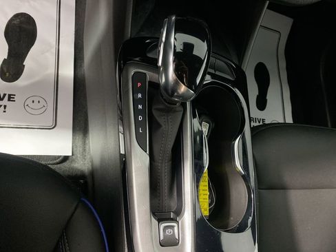 Used 2024 Buick Envista Sport Touring w/ Convenience I Package FWD image 19