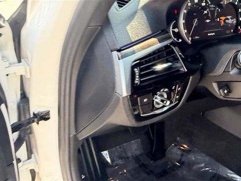 Used 2017 BMW 530i RWD image 29
