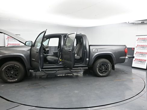 Used 2019 Toyota Tacoma SR5 image 40