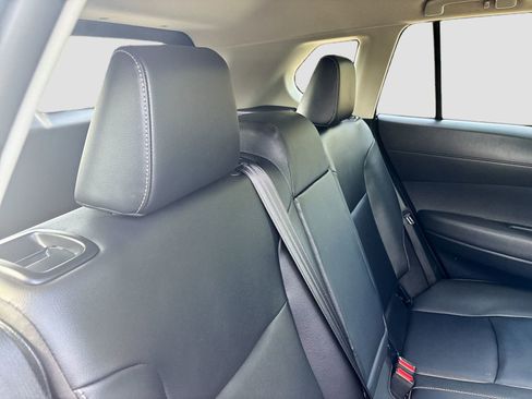 Used 2024 Toyota Corolla Cross XLE w/ Convenience Package image 28