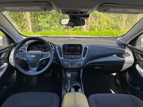 Used 2024 Chevrolet Malibu LT FWD image 2