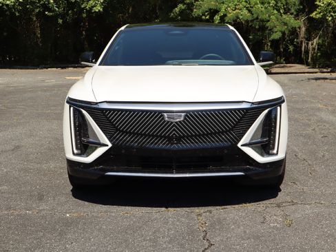 Used 2024 Cadillac Lyriq Luxury RWD image 10