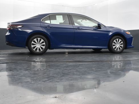 Used 2023 Toyota Camry LE image 40