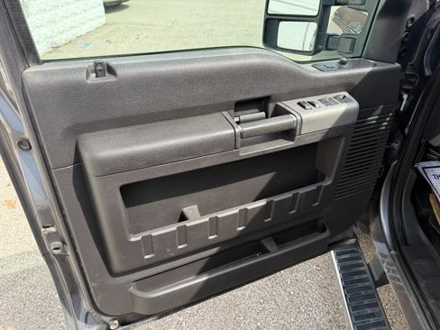 Used 2012 Ford F250 Lariat w/ Chrome Pkg image 10