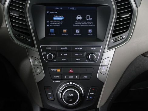 Used 2017 Hyundai Santa Fe Sport image 6