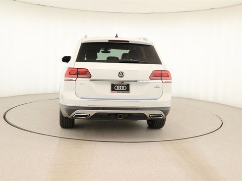 Used 2018 Volkswagen Atlas SEL Premium image 5