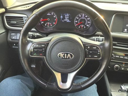 Used 2018 Kia Optima S w/ Panoramic Sunroof Package image 10