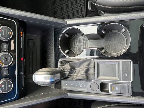 Used 2023 Volkswagen Atlas SE w/ Panoramic Sunroof Package image 36