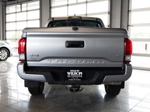 Used 2018 Toyota Tacoma SR w/ SR Convenience Package AWD/4WD image 4