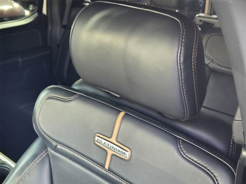 Used 2024 Ford F250 Platinum image 22