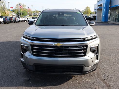 New 2026 Chevrolet Traverse LT w/ Sun and Wheel Package AWD/4WD image 30