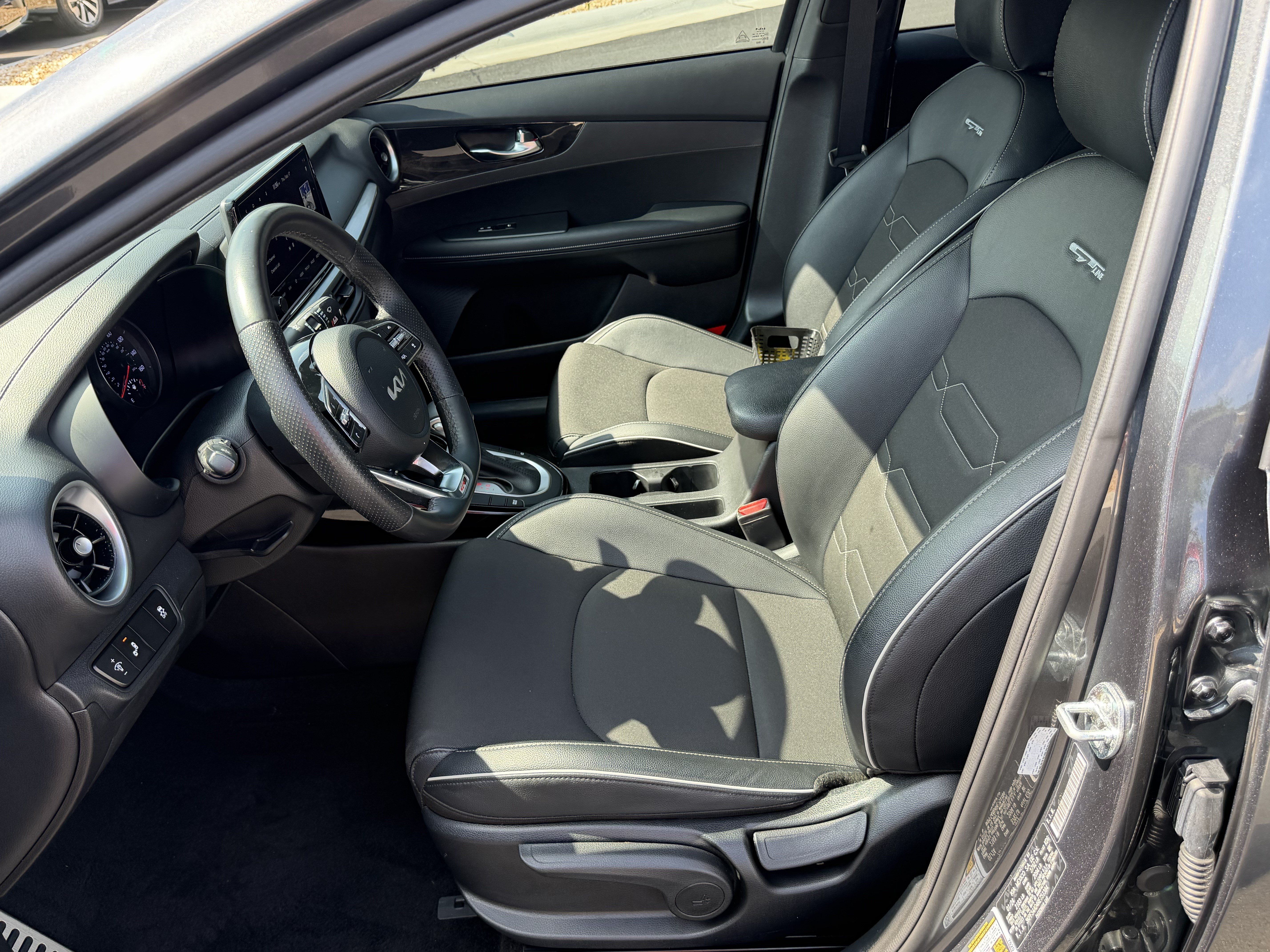 Used 2024 Kia Forte GT-Line w/ GT-Line Premium Package FWD image 9