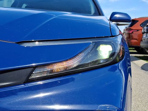 Used 2025 Toyota Camry LE image 12