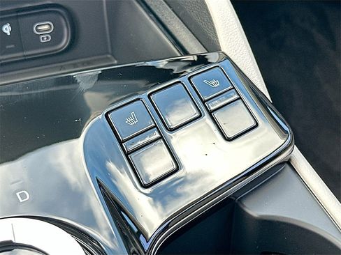 Used 2025 Kia Sportage EX w/ EX Premium Package image 19