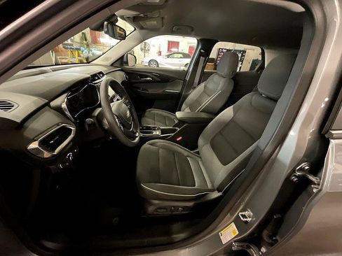 Used 2023 Chevrolet TrailBlazer LT w/ Convenience Package image 4
