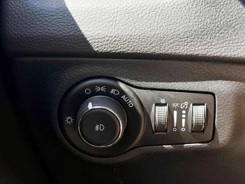 Certified 2018 Jeep Compass Latitude w/ Popular Equipment Group AWD/4WD image 22