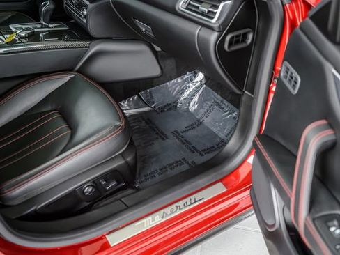 Used 2015 Maserati Ghibli RWD image 46