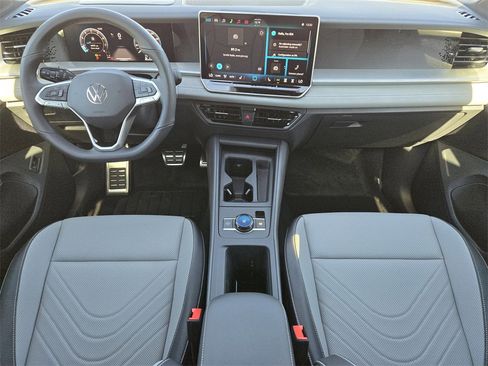 New 2026 Volkswagen Tiguan SE R-Line image 22