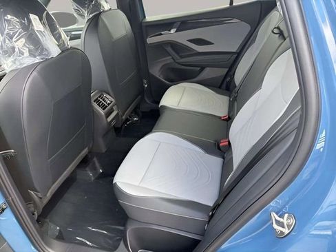 New 2026 Volkswagen Tiguan SE R-Line image 5