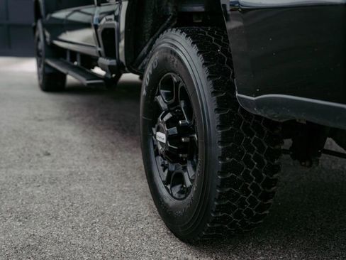 Used 2024 Ford F350 XLT w/ XLT Premium Package image 9