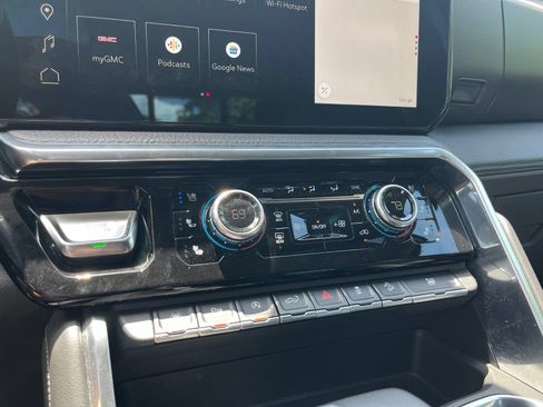 Used 2022 GMC Sierra 1500 Denali AWD/4WD image 26