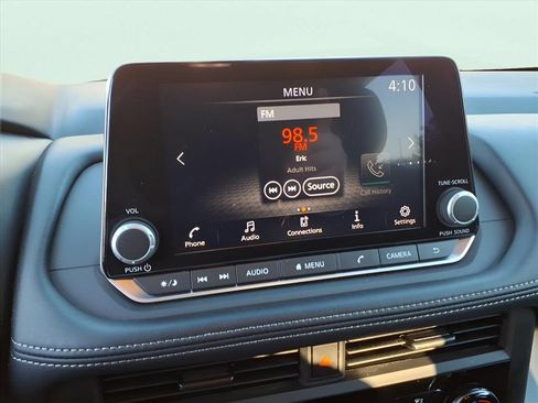 Used 2024 Nissan Rogue S image 14