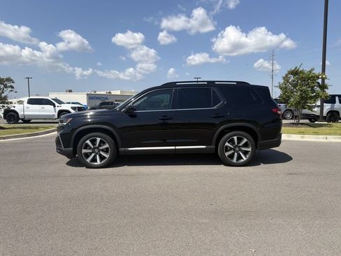 Used 2025 Honda Pilot Elite image 2