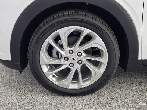 New 2027 Chevrolet Bolt LT w/ Comfort Package FWD image 13