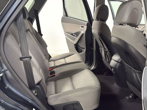 Used 2017 Hyundai Santa Fe SE image 17