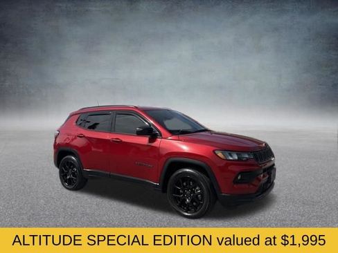 Used 2025 Jeep Compass Latitude w/ Altitude Special Edition image 2